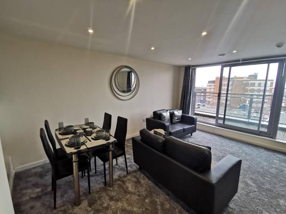 Paramount City View Swindon Exteriör bild
