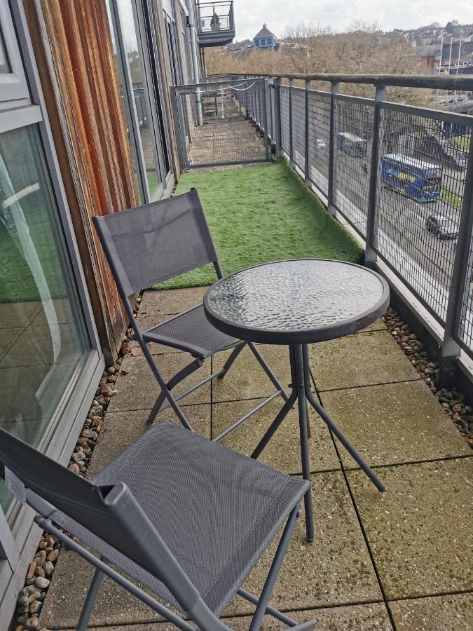 Paramount City View Swindon Exteriör bild
