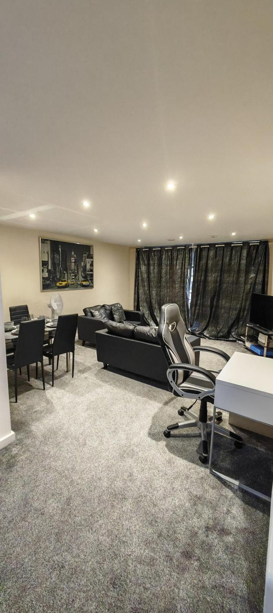 Paramount City View Swindon Exteriör bild